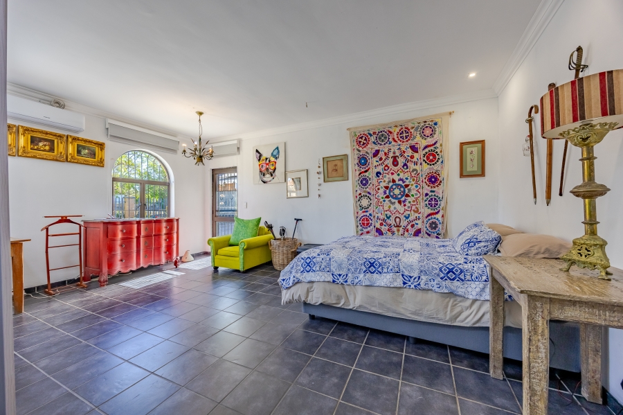 5 Bedroom Property for Sale in Flamingo Vlei Western Cape